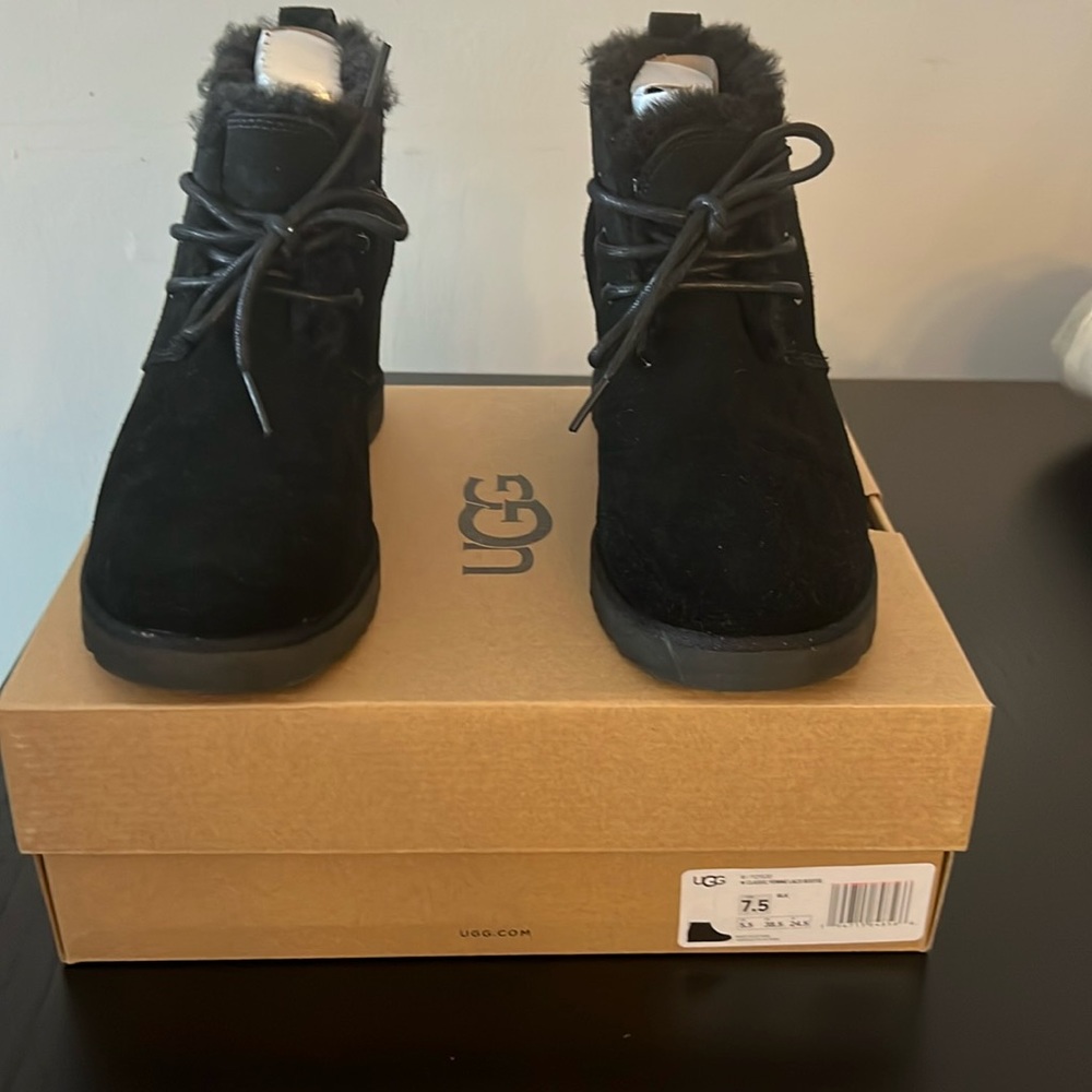 New Ugg classic femme lace bootie size 7.5 black